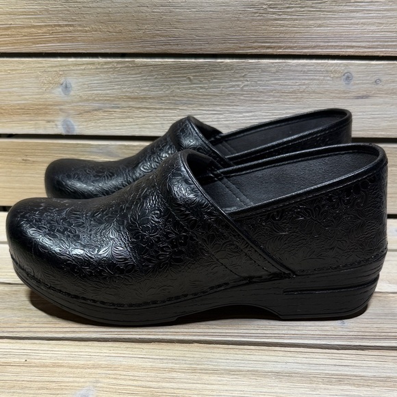 Dansko Floral Tooled Leather Professional Stapled Clogs Euro Size 41 - Picture 4 of 9